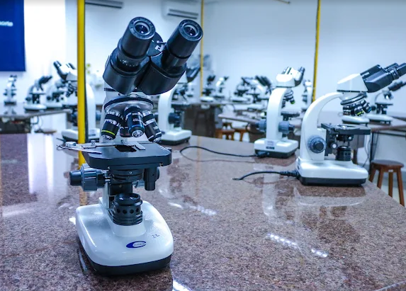 Laboratório e Equipamentos Práticos de Enfermagem